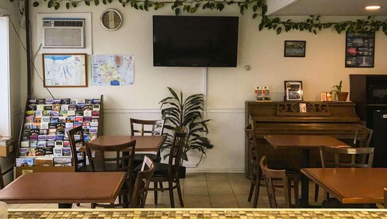 Rodeway Inn Manchester Extérieur photo