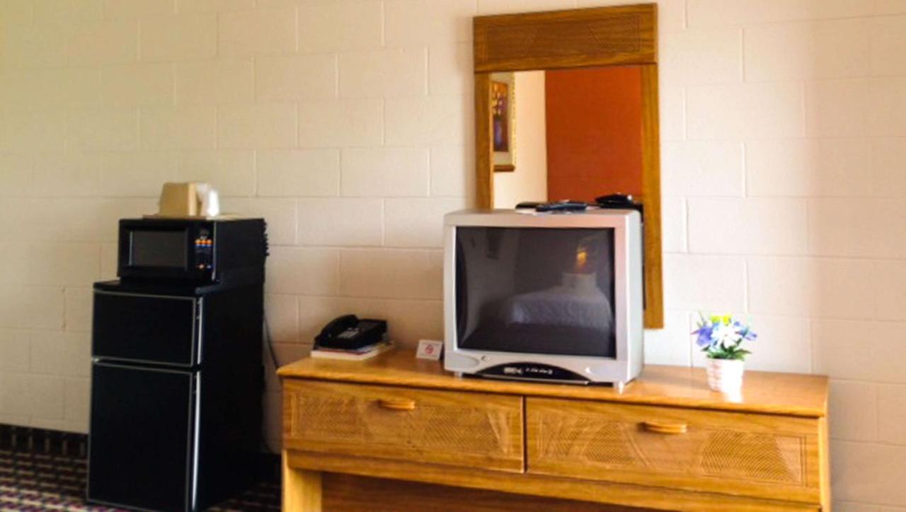 Rodeway Inn Manchester Extérieur photo