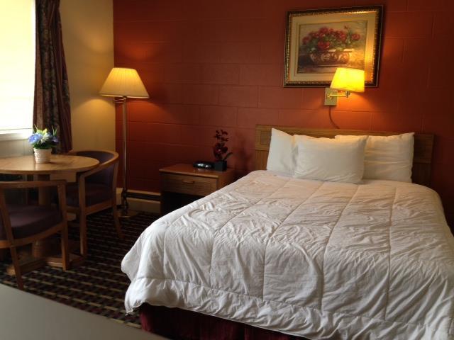 Rodeway Inn Manchester Extérieur photo